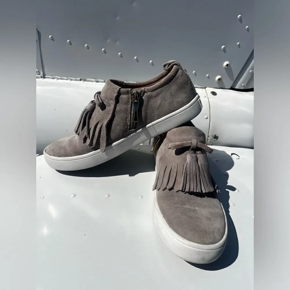 KATE SPADE ♠️ Tan Suede Tassel Sneakers! Size 6; LIKE NEW!